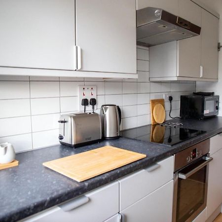 Guestready - Homely Leeds City Apartment Sleep 4 Meanwood Buitenkant foto
