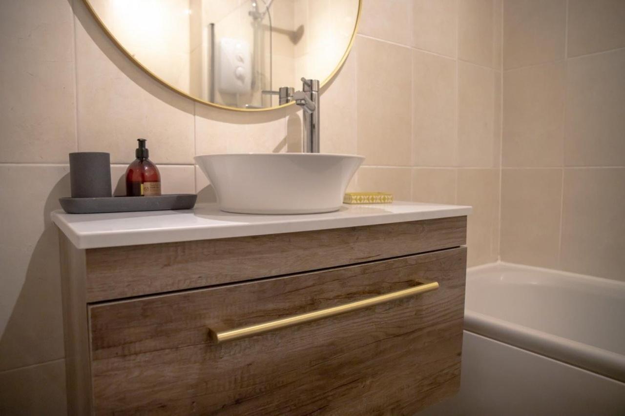 Guestready - Homely Leeds City Apartment Sleep 4 Meanwood Buitenkant foto