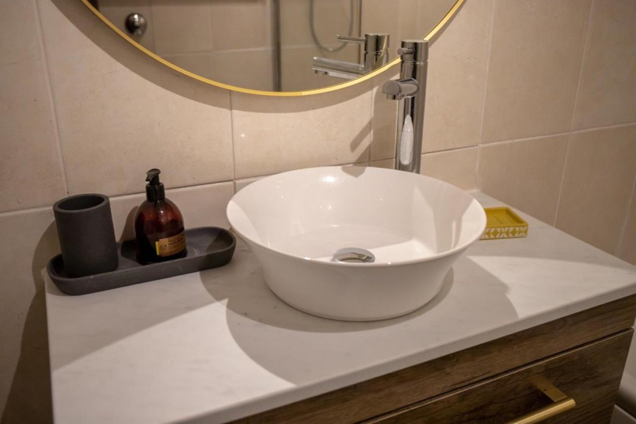 Guestready - Homely Leeds City Apartment Sleep 4 Meanwood Buitenkant foto