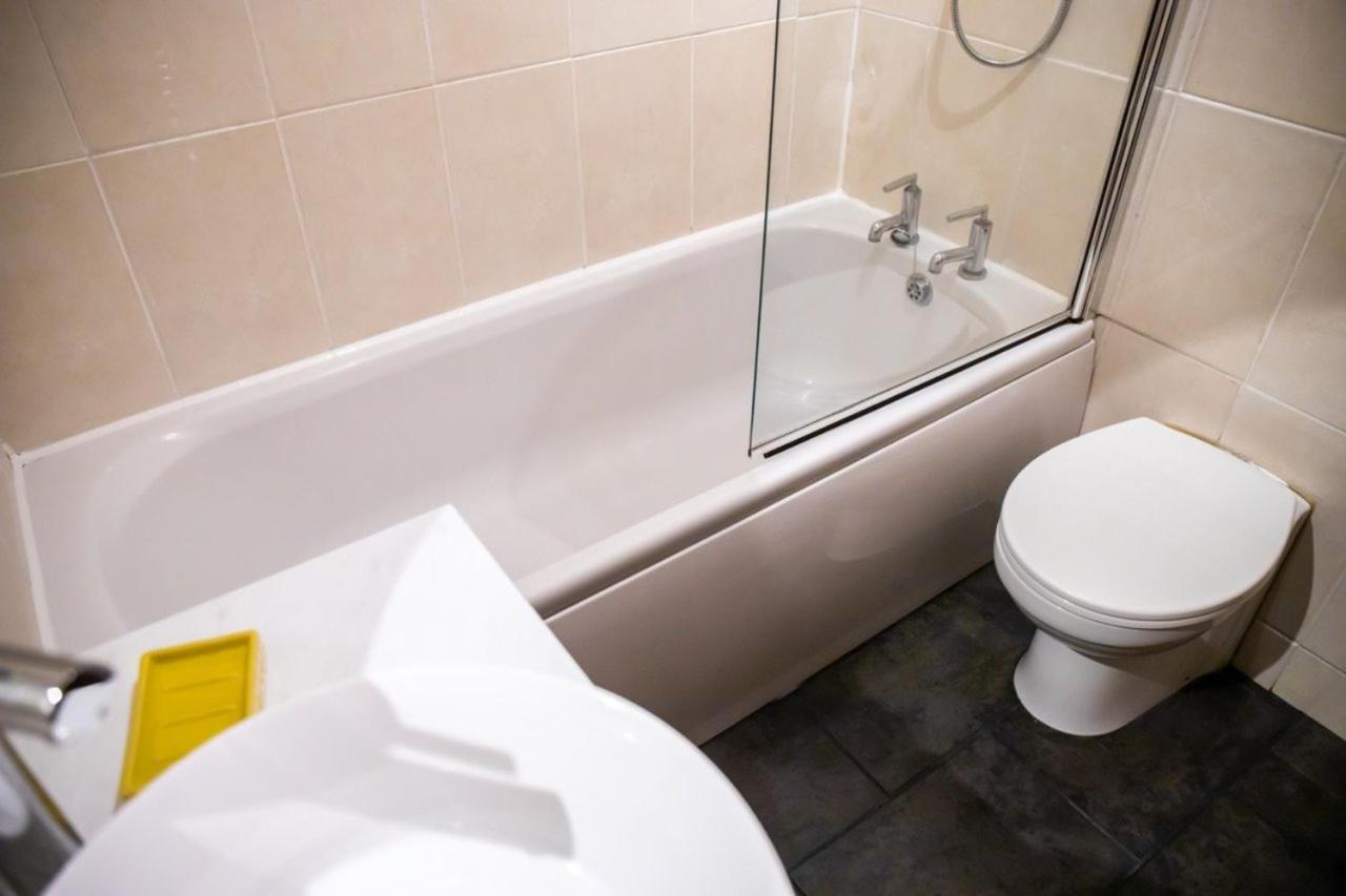 Guestready - Homely Leeds City Apartment Sleep 4 Meanwood Buitenkant foto