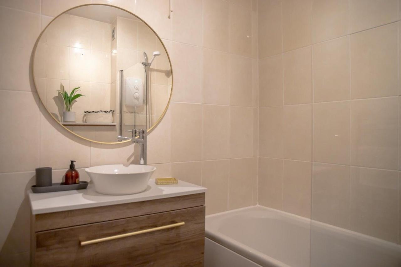 Guestready - Homely Leeds City Apartment Sleep 4 Meanwood Buitenkant foto