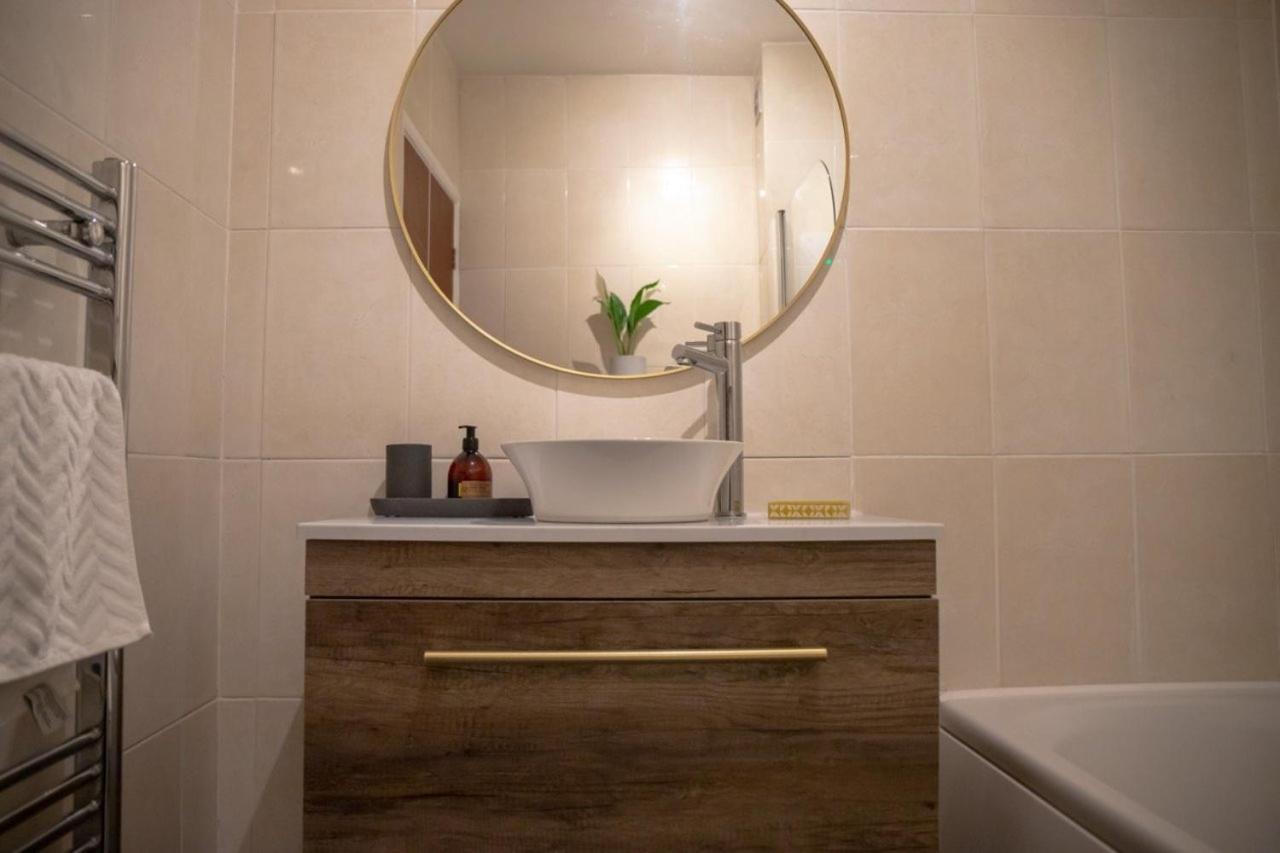 Guestready - Homely Leeds City Apartment Sleep 4 Meanwood Buitenkant foto