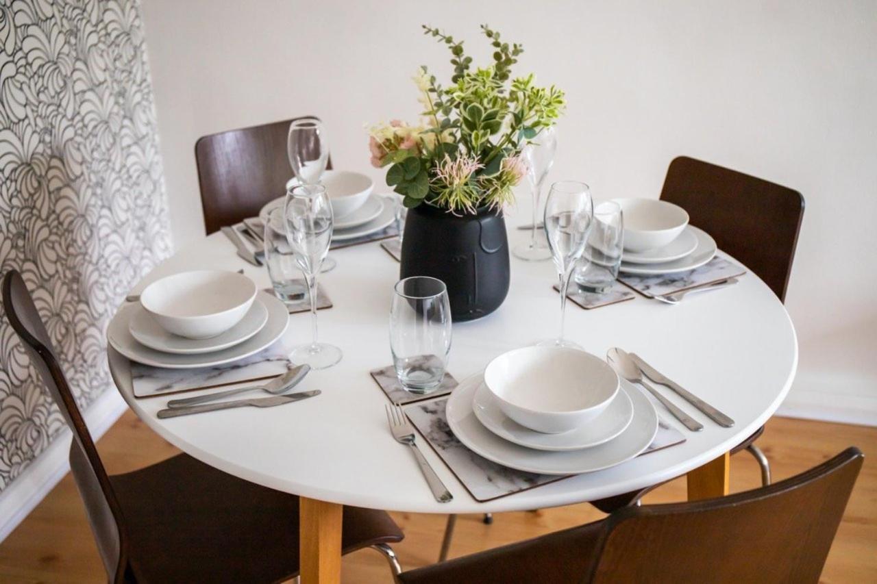Guestready - Homely Leeds City Apartment Sleep 4 Meanwood Buitenkant foto