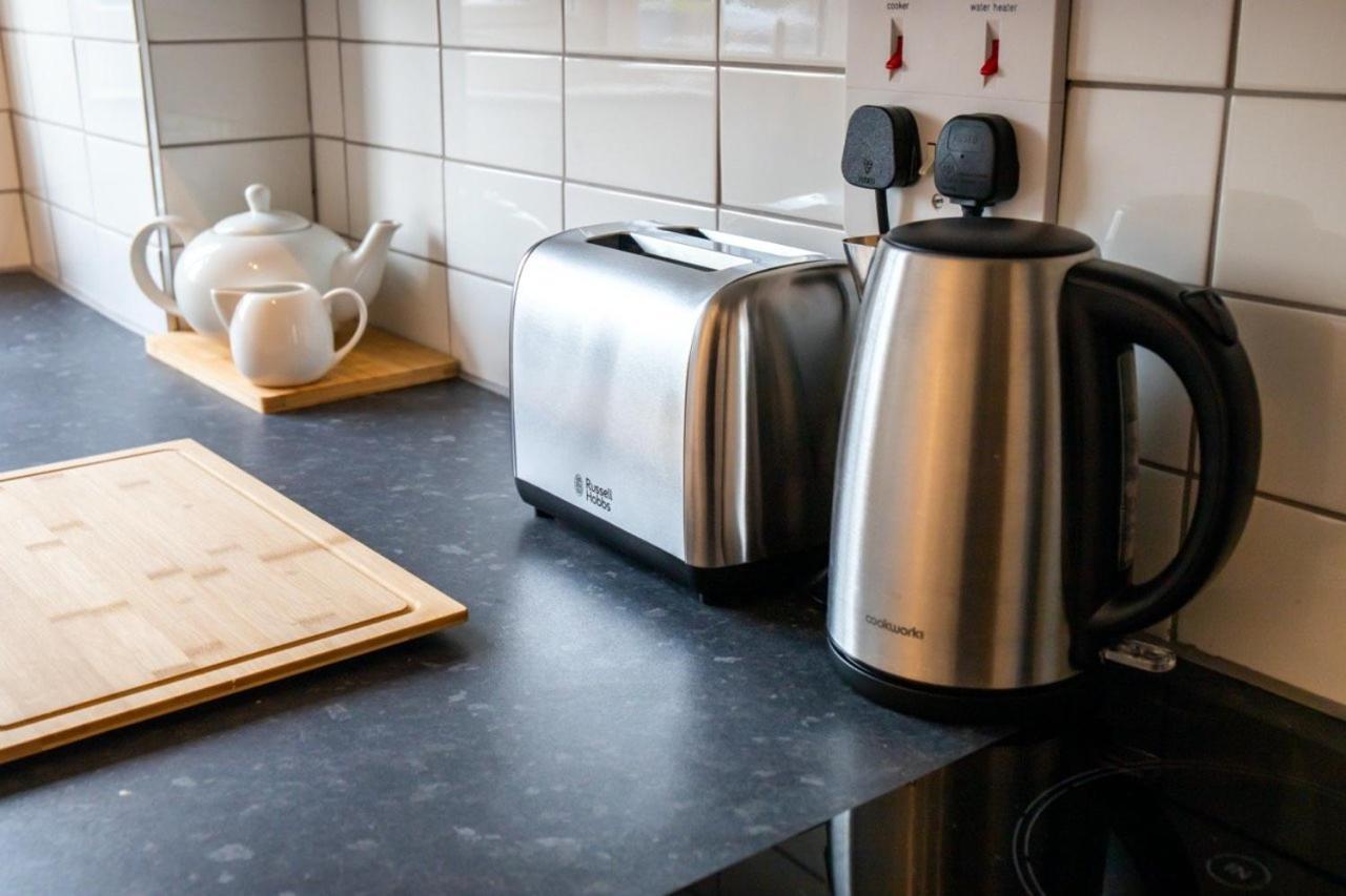 Guestready - Homely Leeds City Apartment Sleep 4 Meanwood Buitenkant foto