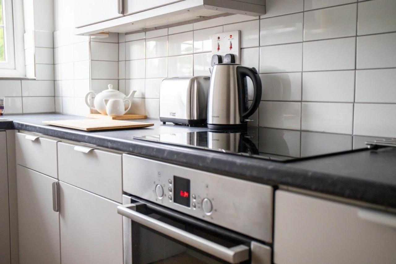 Guestready - Homely Leeds City Apartment Sleep 4 Meanwood Buitenkant foto