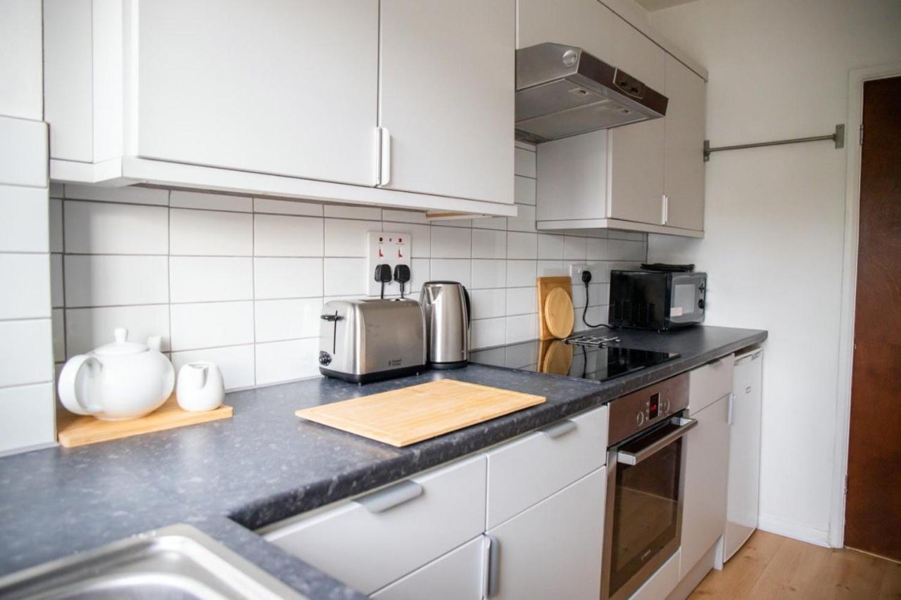 Guestready - Homely Leeds City Apartment Sleep 4 Meanwood Buitenkant foto